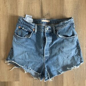 Levi’s Ribcage Shorts